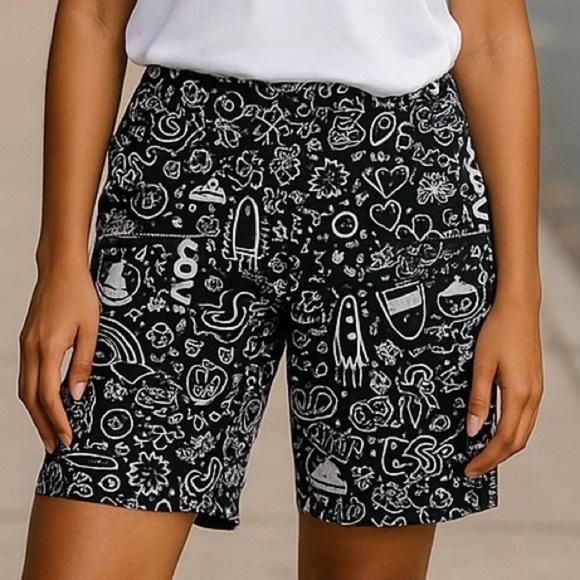 LOST ENTERPRISES Women's size 5 Black White Novelty Patterned Board Shorts - Picture 1 of 9